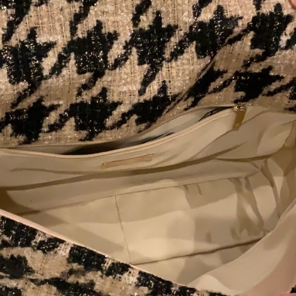 CHANEL Beige Black Gold Flap Bag Excellent condition Chanel Houndstooth 2019 - Picture 4 of 7